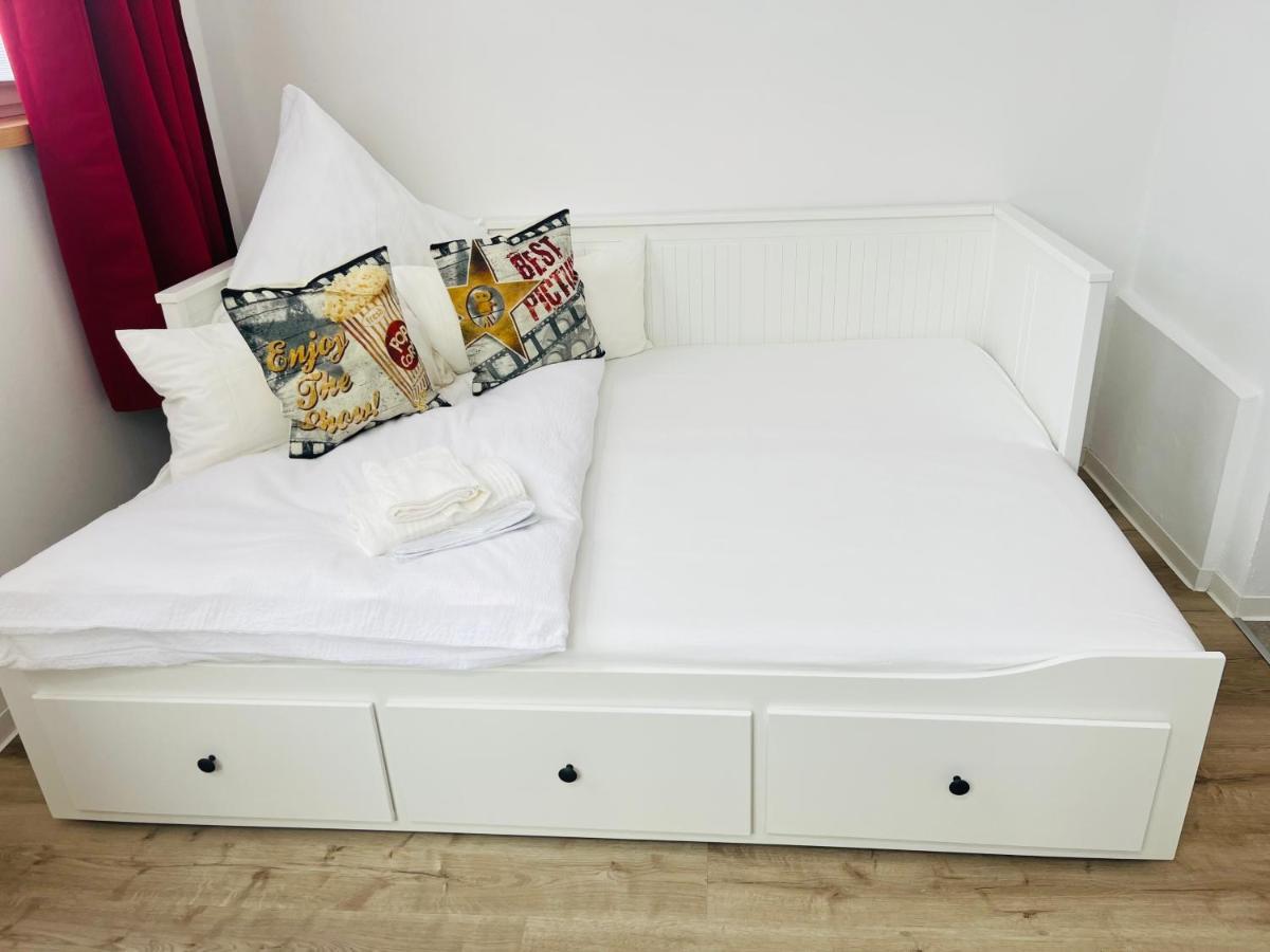 Filmap-apartments-zentrale Lage-boxspringbett-beamer-popcorn-gratis Parkplatz * Görlitz