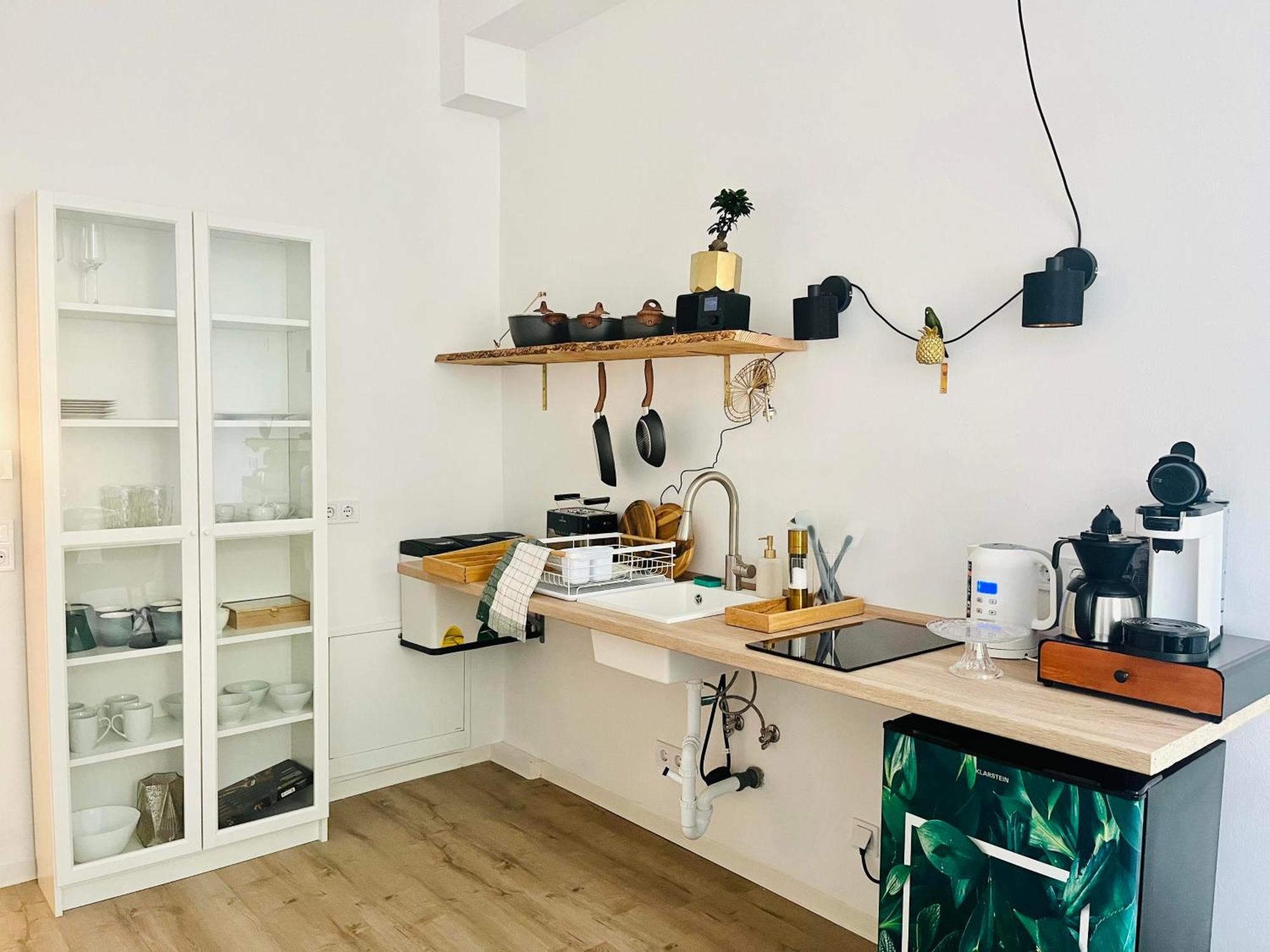 Filmap-apartments-zentrale Lage-boxspringbett-beamer-popcorn-gratis Parkplatz Apartment *