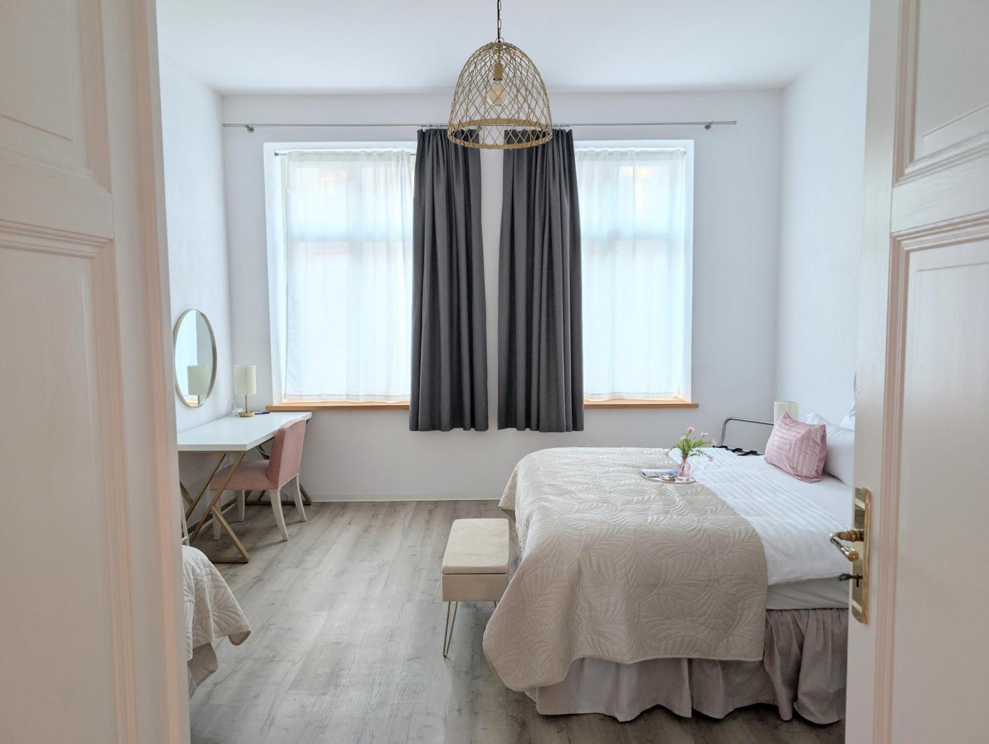 Filmap-apartments-zentrale Lage-boxspringbett-beamer-popcorn-gratis Parkplatz *