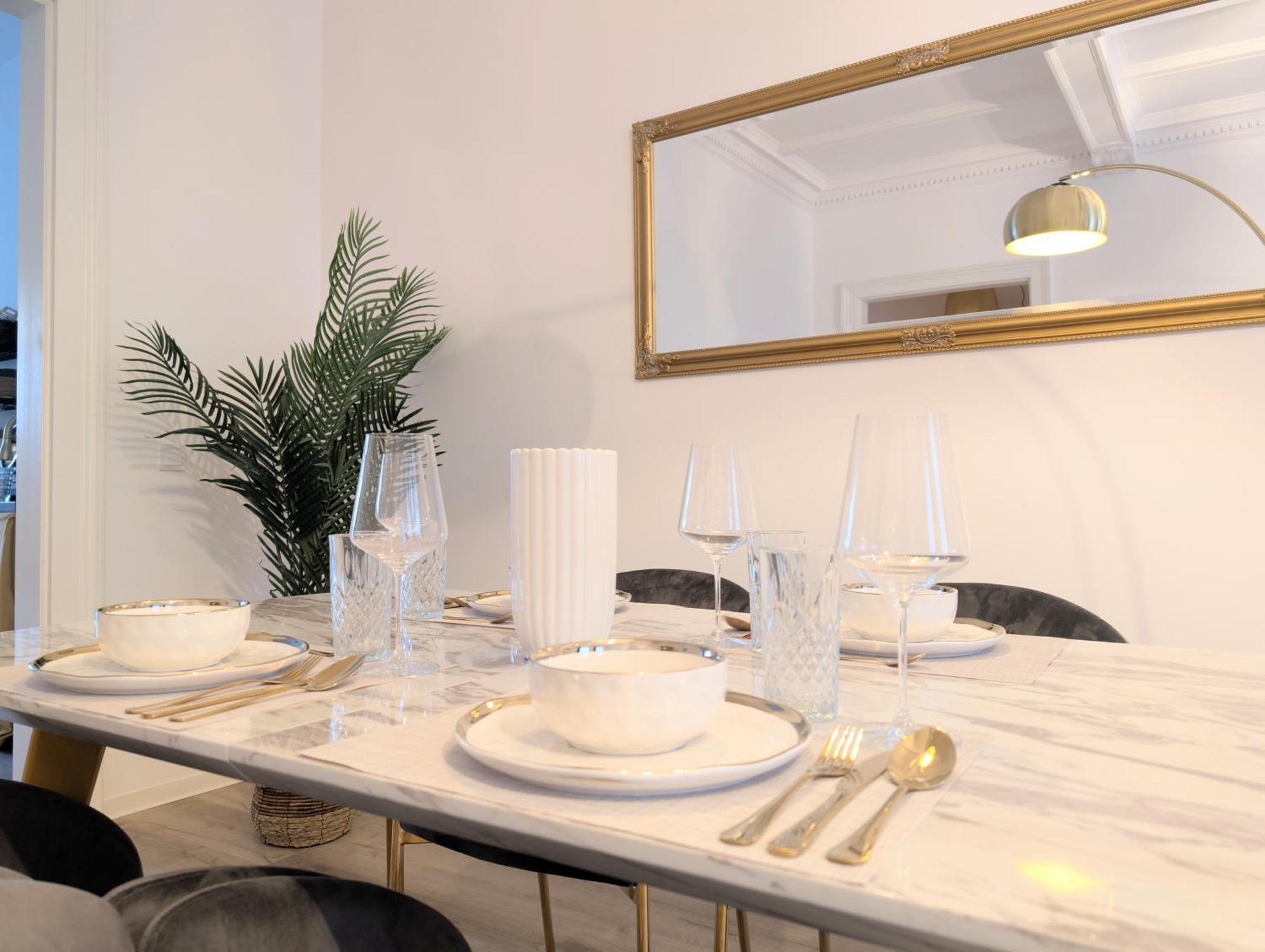 Filmap-apartments-zentrale Lage-boxspringbett-beamer-popcorn-gratis Parkplatz *